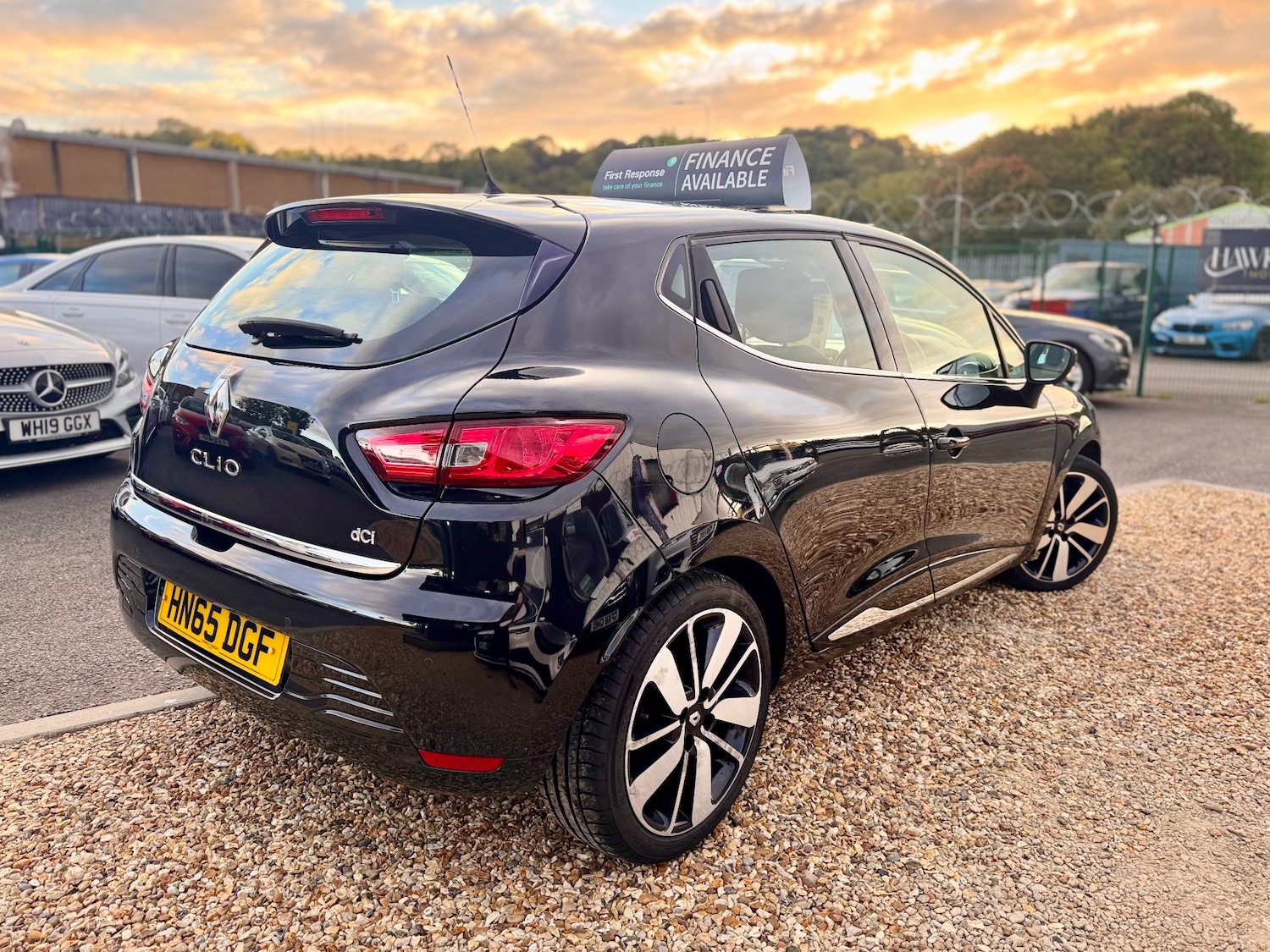 Used Renault Clio 2015 for sale - 76507355: Photo 5