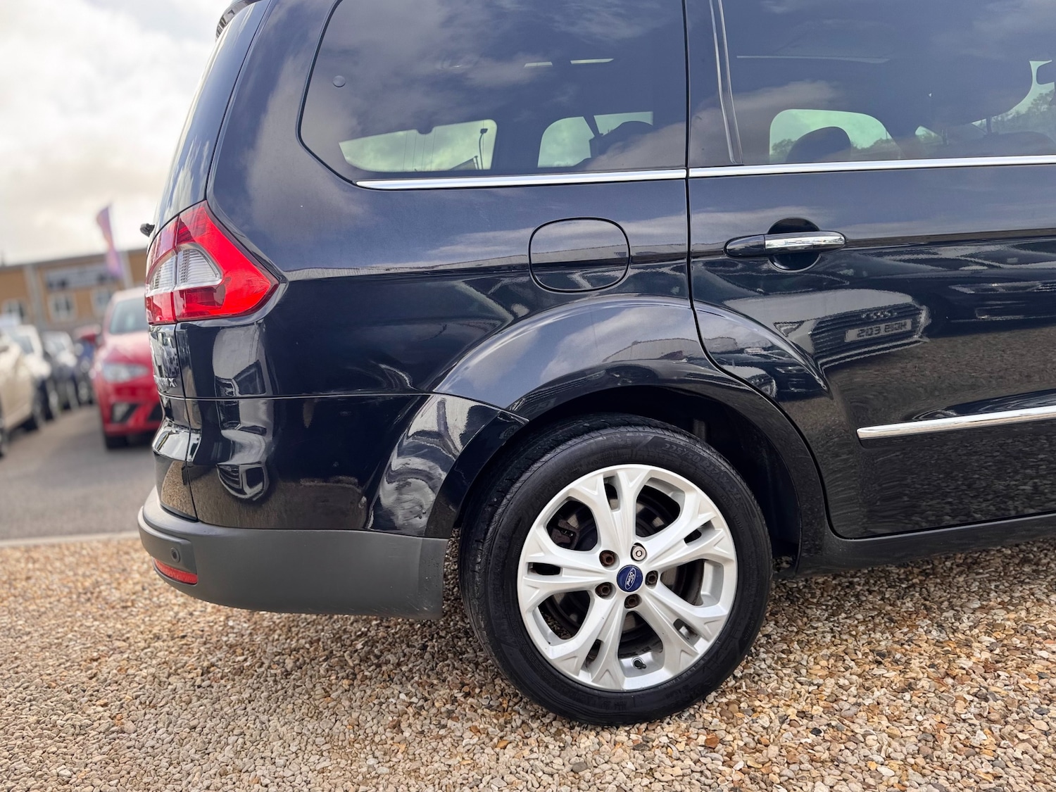 Used Ford Galaxy 2014 for sale - 76384289: Photo 25
