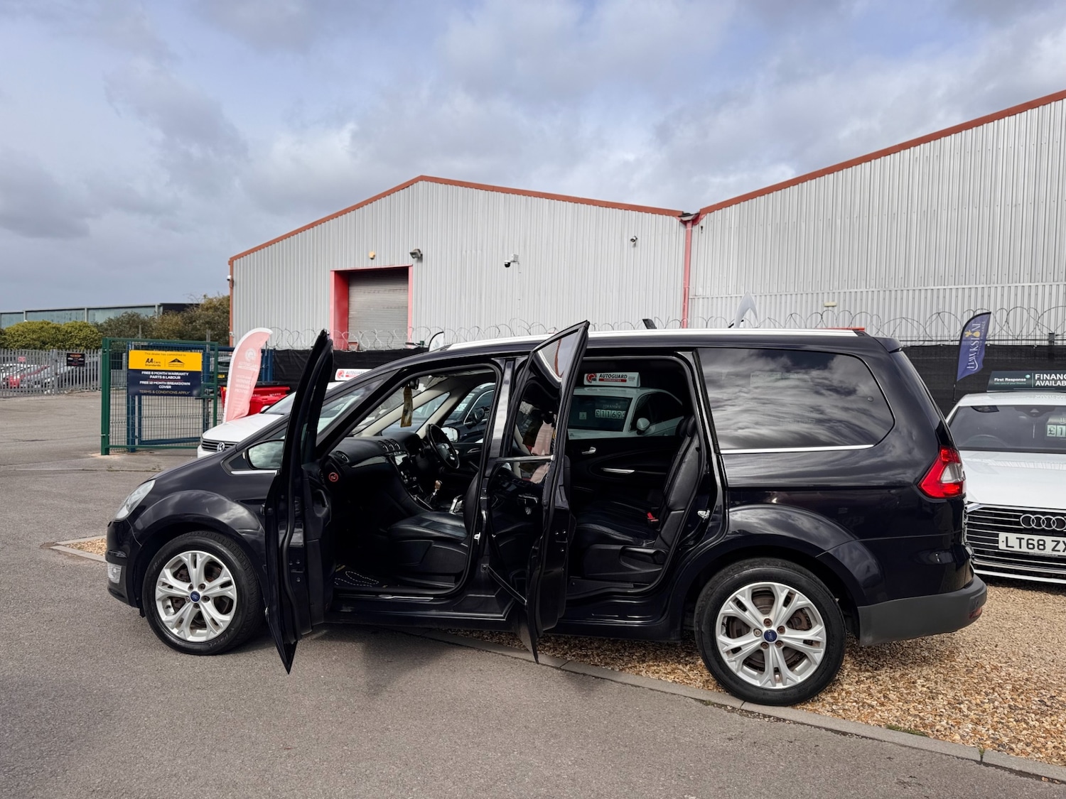 Used Ford Galaxy 2014 for sale - 76384289: Photo 46