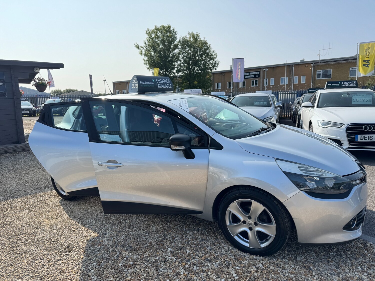 Used Renault Clio 2014 for sale - 77716437: Photo 43