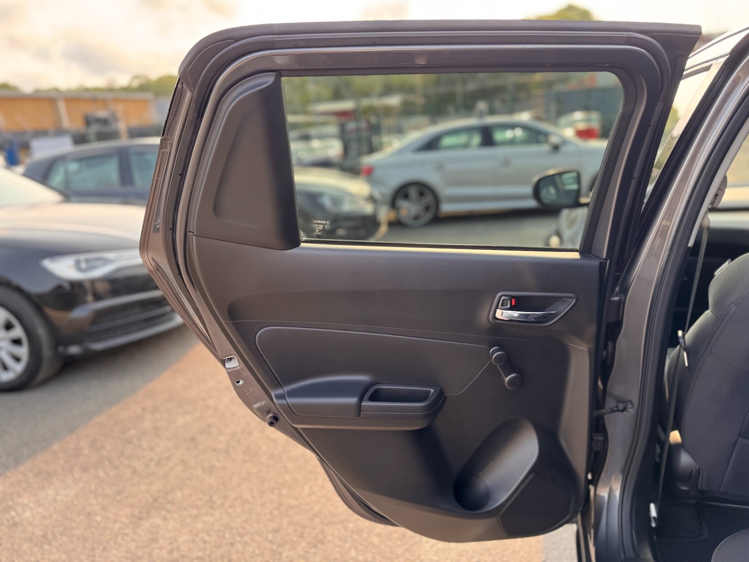 Used Suzuki Swift 2022 for sale - 76106281: Photo 38