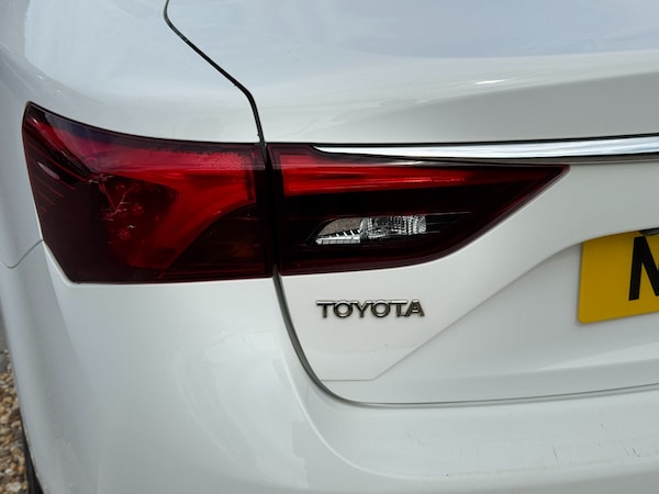 Used Toyota Avensis 2015 for sale - 76255035: Photo 33