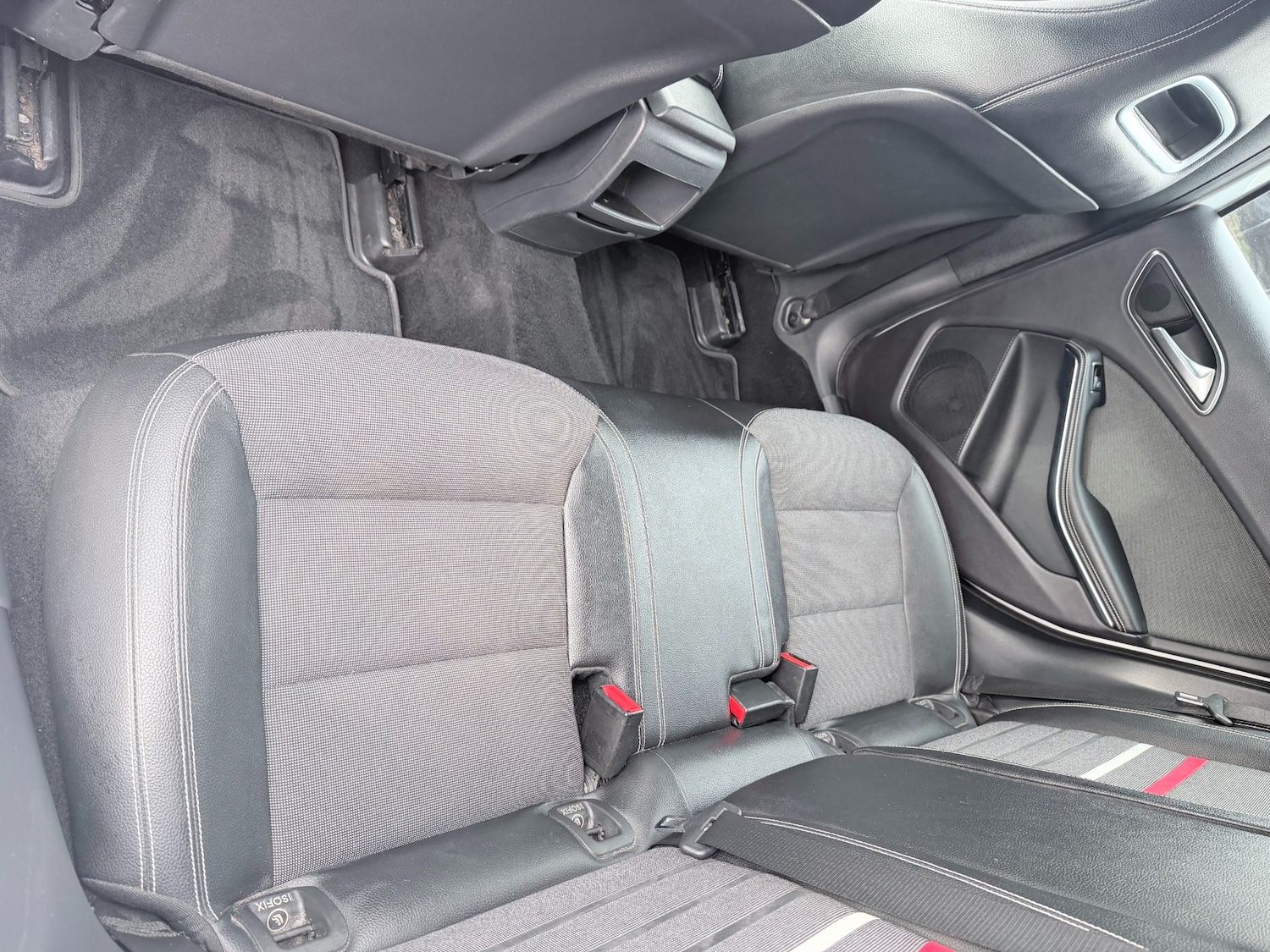 Used Mercedes-Benz A-Class 2015 for sale - 77717986: Photo 35