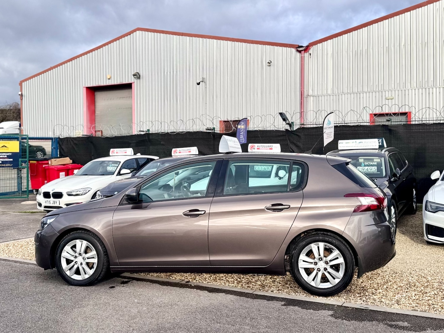 Used Peugeot 308 2014 for sale - 77379293: Photo 16