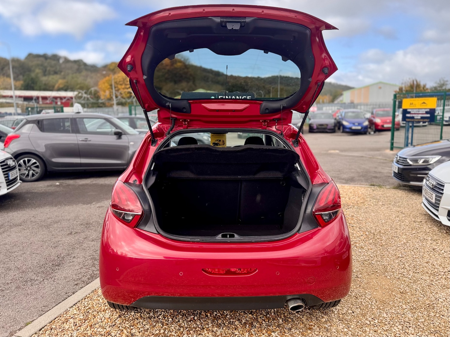 Used Peugeot 208 2015 for sale - 77617882: Photo 20