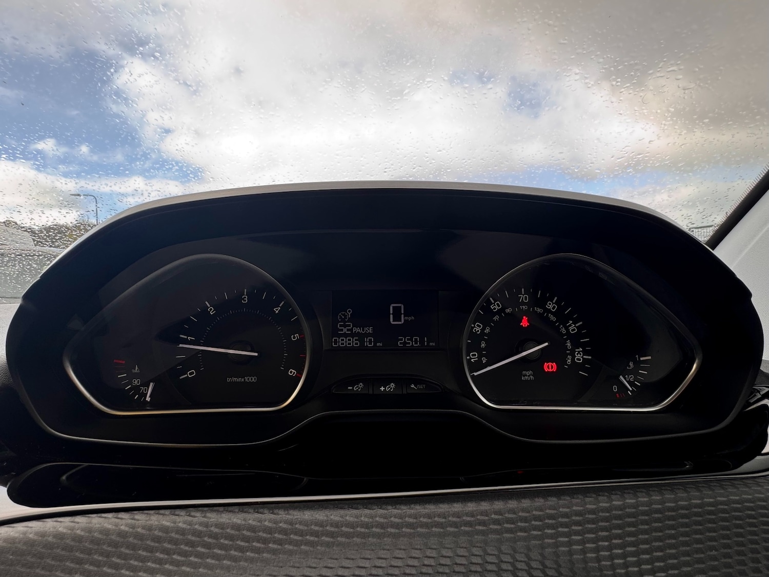 Used Peugeot 208 2015 for sale - 77617882: Photo 30