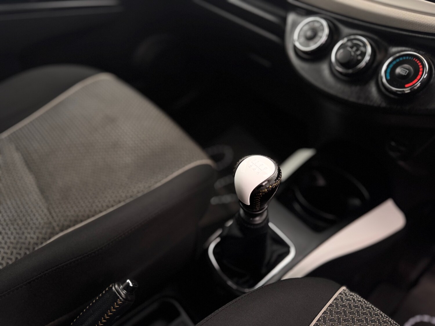 Used Toyota Yaris 2013 for sale - 77543764: Photo 36