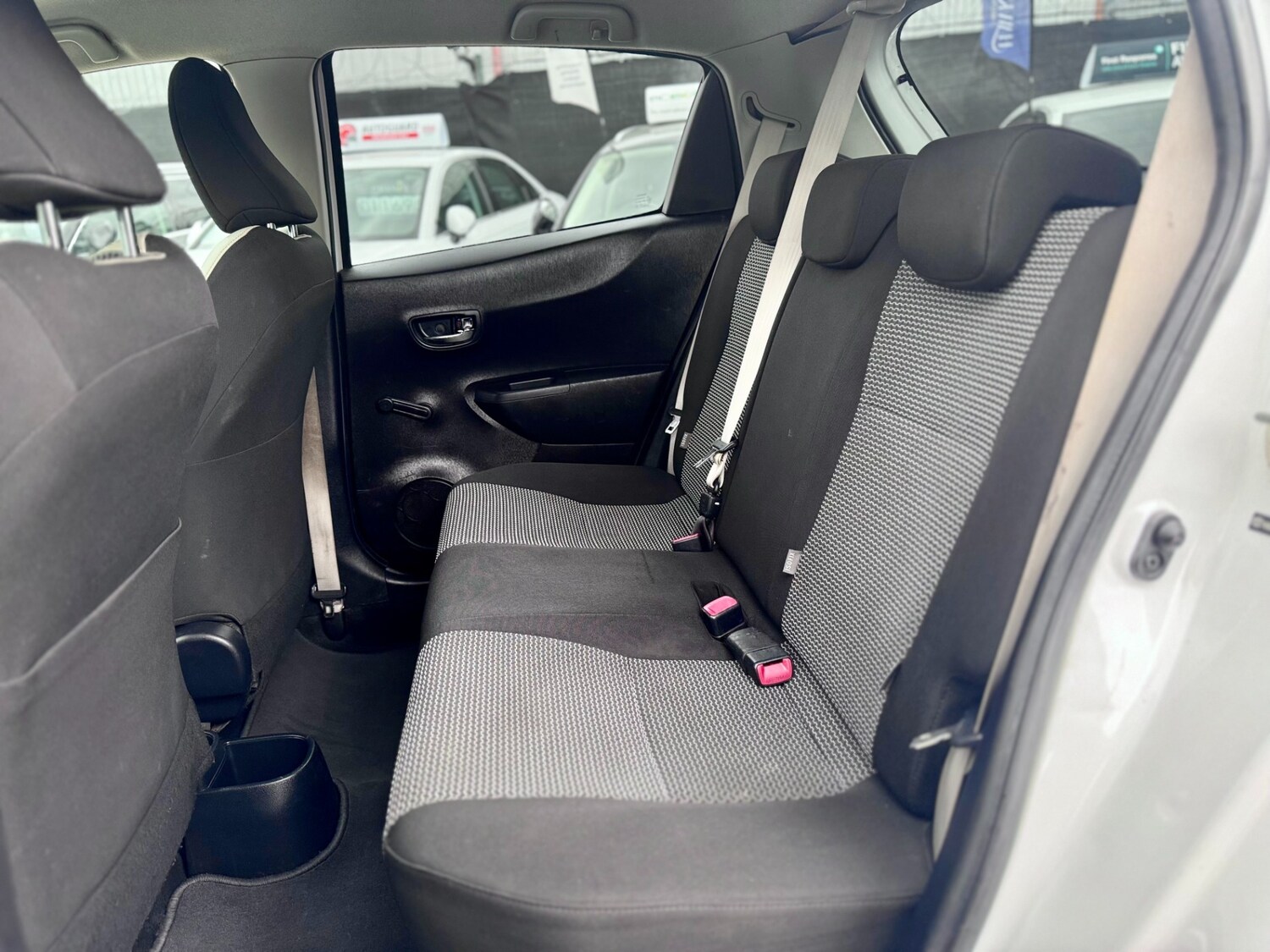 Used Toyota Yaris 2013 for sale - 77543764: Photo 41