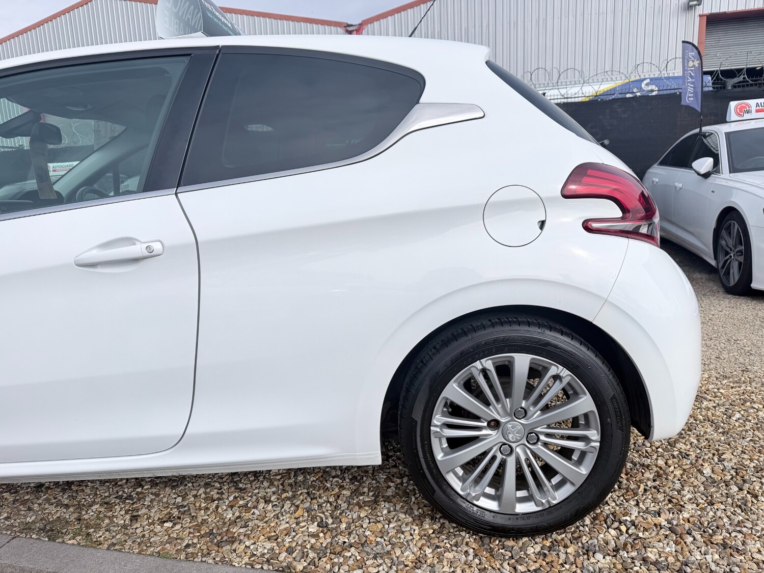 Used Peugeot 208 2016 for sale - 78107740: Photo 21