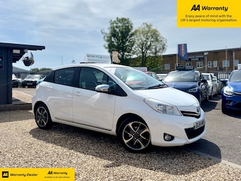 Used Toyota Yaris 2014 for sale - 79042171: Photo