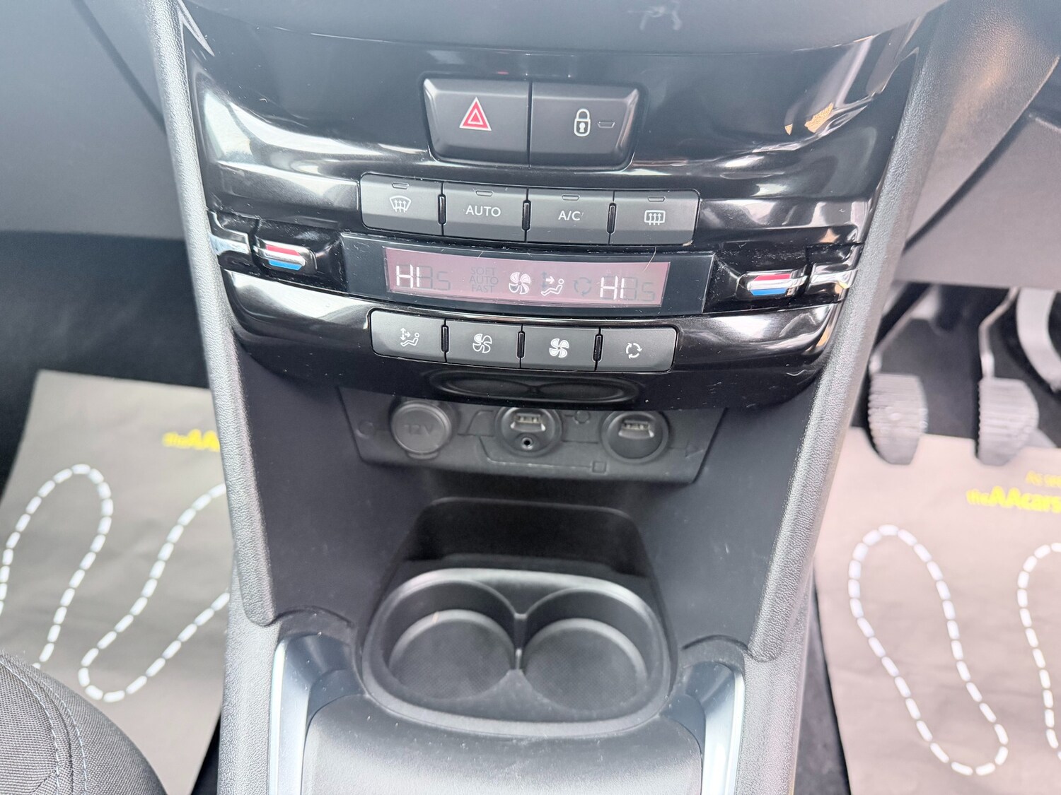 Used Peugeot 208 2013 for sale - 78177152: Photo 30