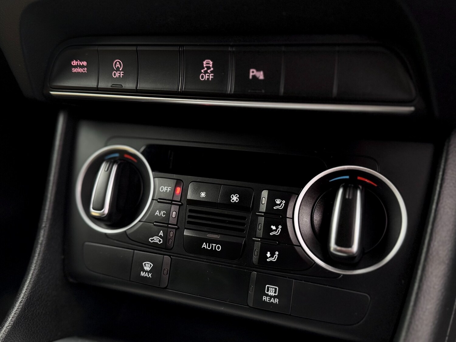 Used Audi Q3 2015 for sale - 76933342: Photo 39