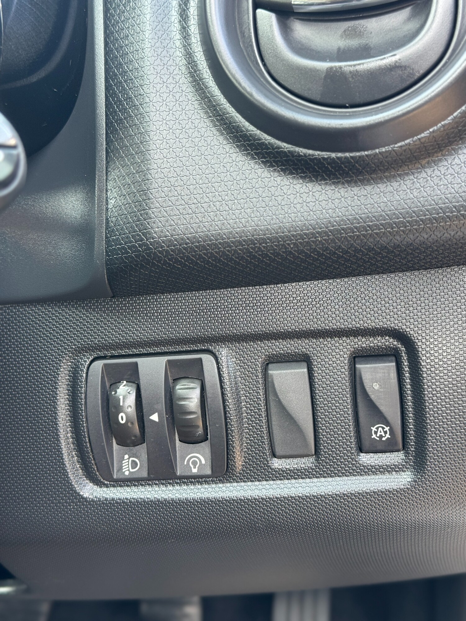 Used Renault Clio 2014 for sale - 77760778: Photo 25