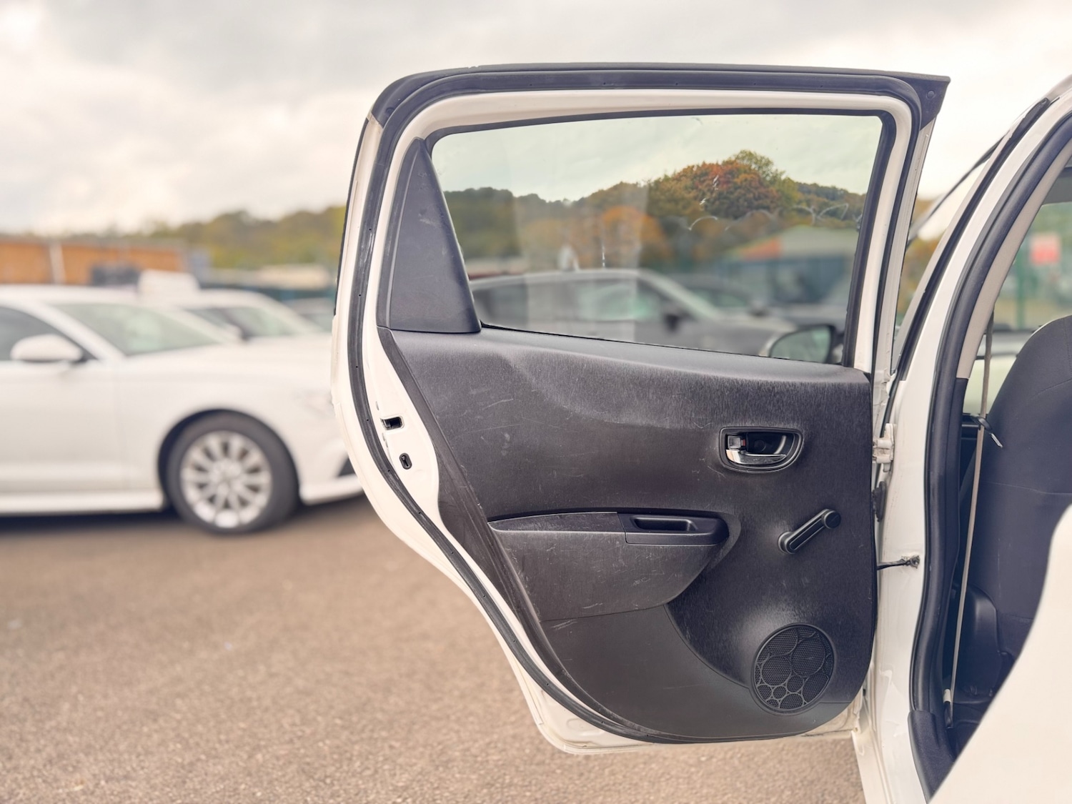 Used Toyota Yaris 2013 for sale - 76364149: Photo 40