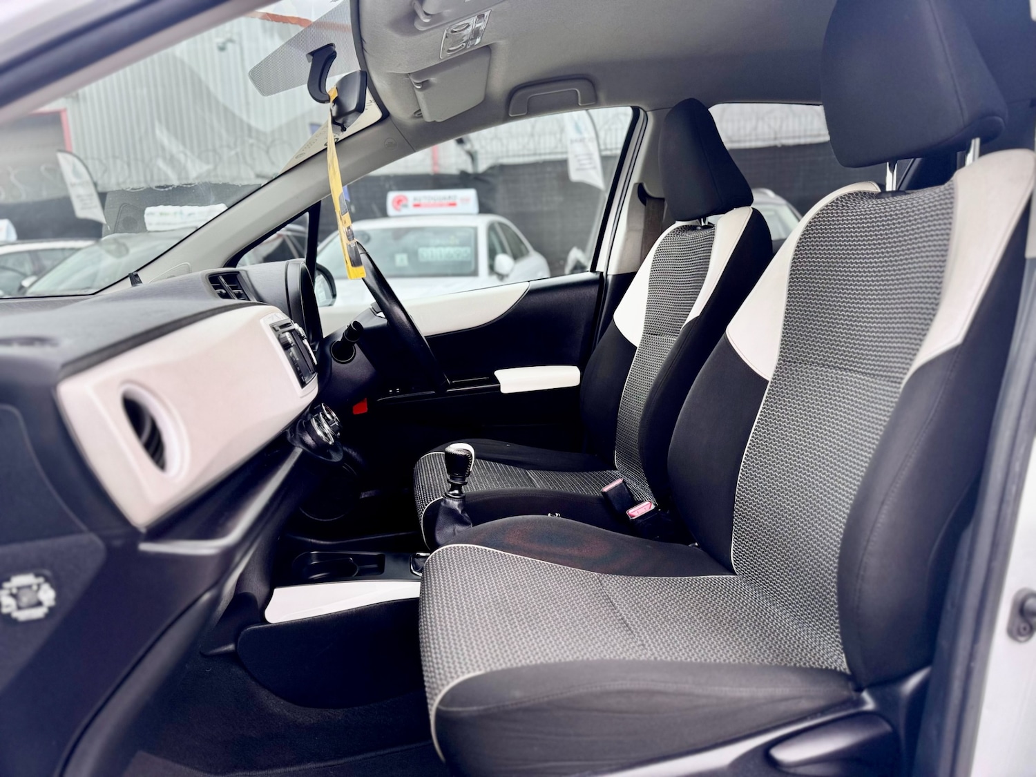 Used Toyota Yaris 2013 for sale - 76364149: Photo 43