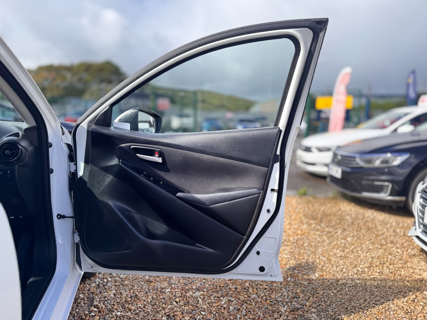 Used Mazda Mazda2 2015 for sale - 76366359: Photo 25