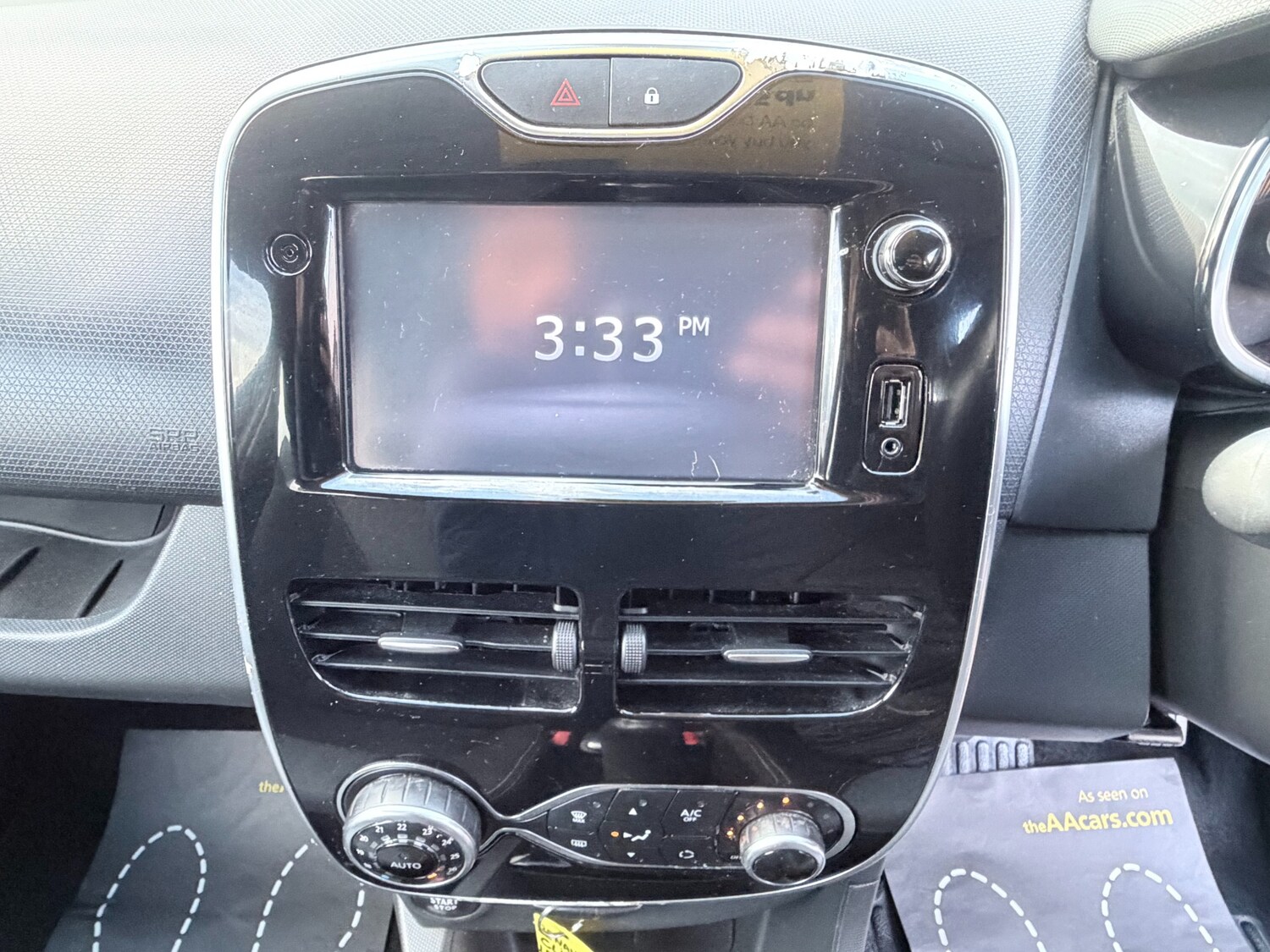 Used Renault Clio 2015 for sale - 77543876: Photo 32