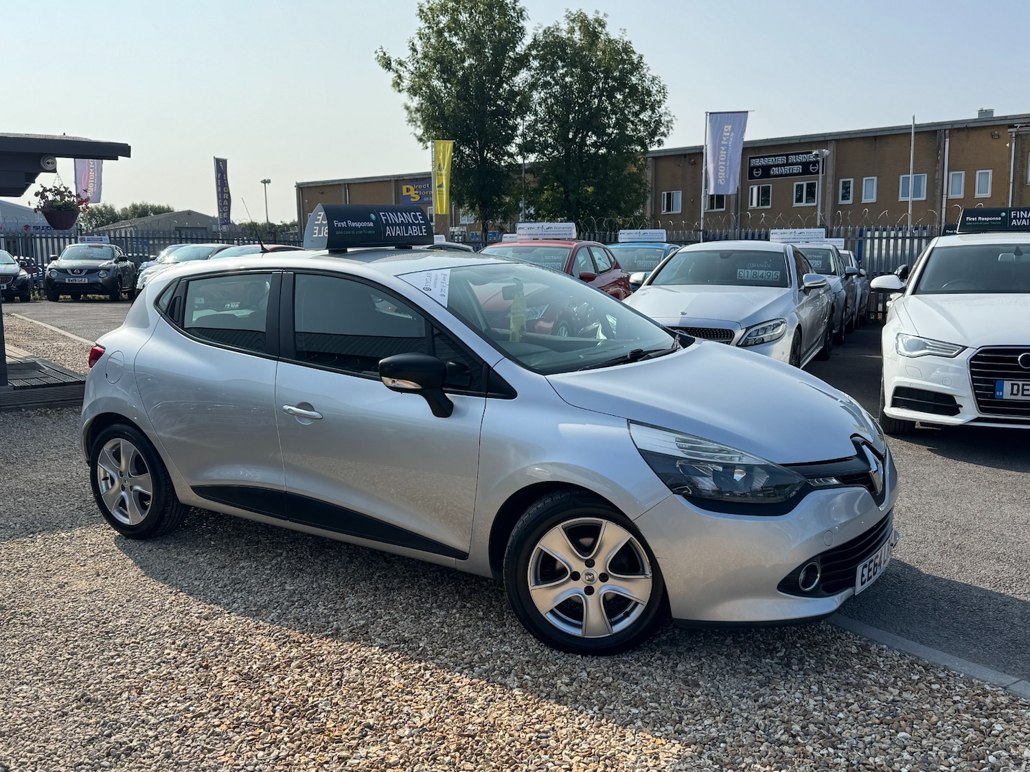 Used Renault Clio 2014 for sale - 76159285: Photo 1