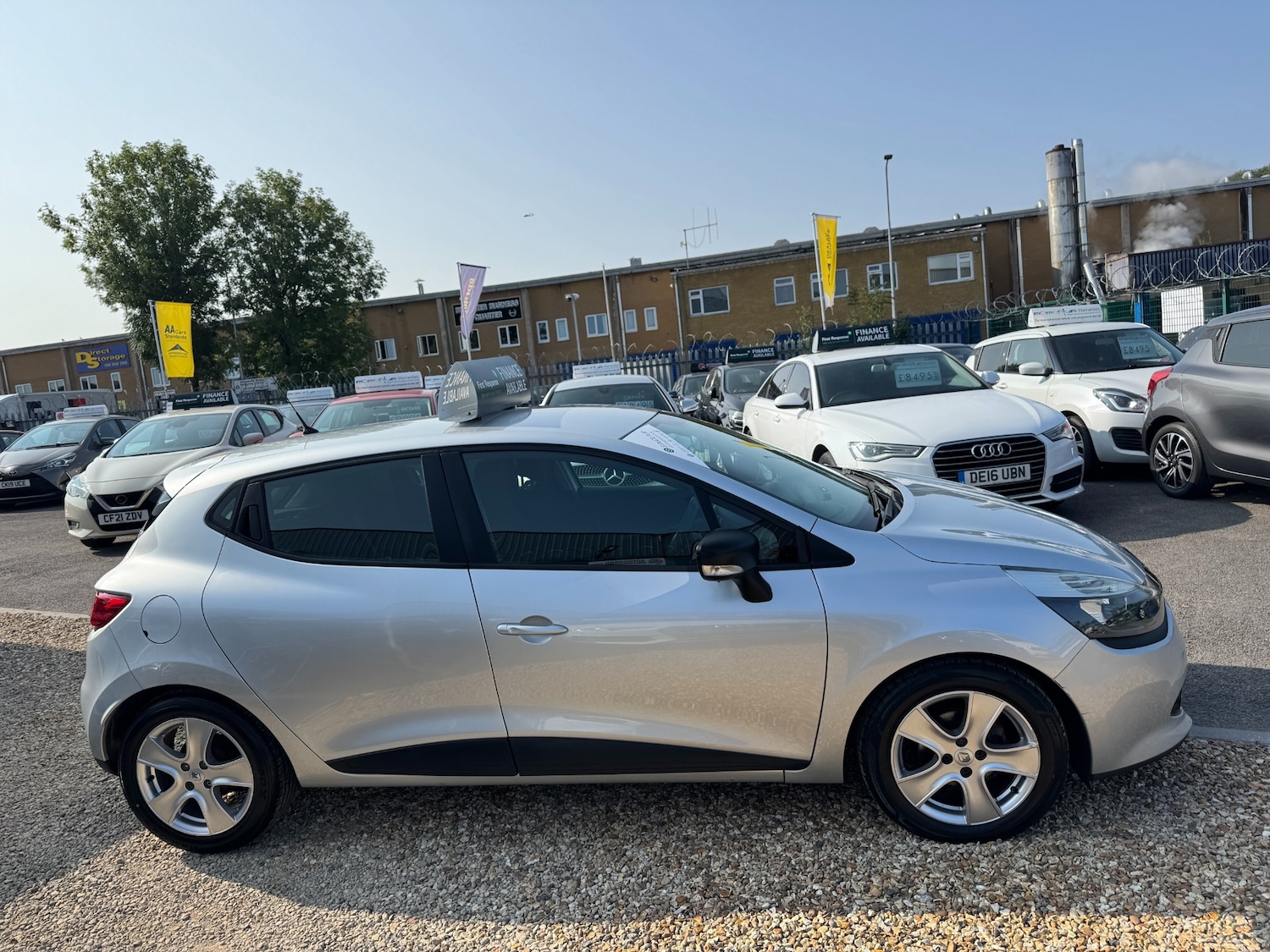 Used Renault Clio 2014 for sale - 76159285: Photo 11