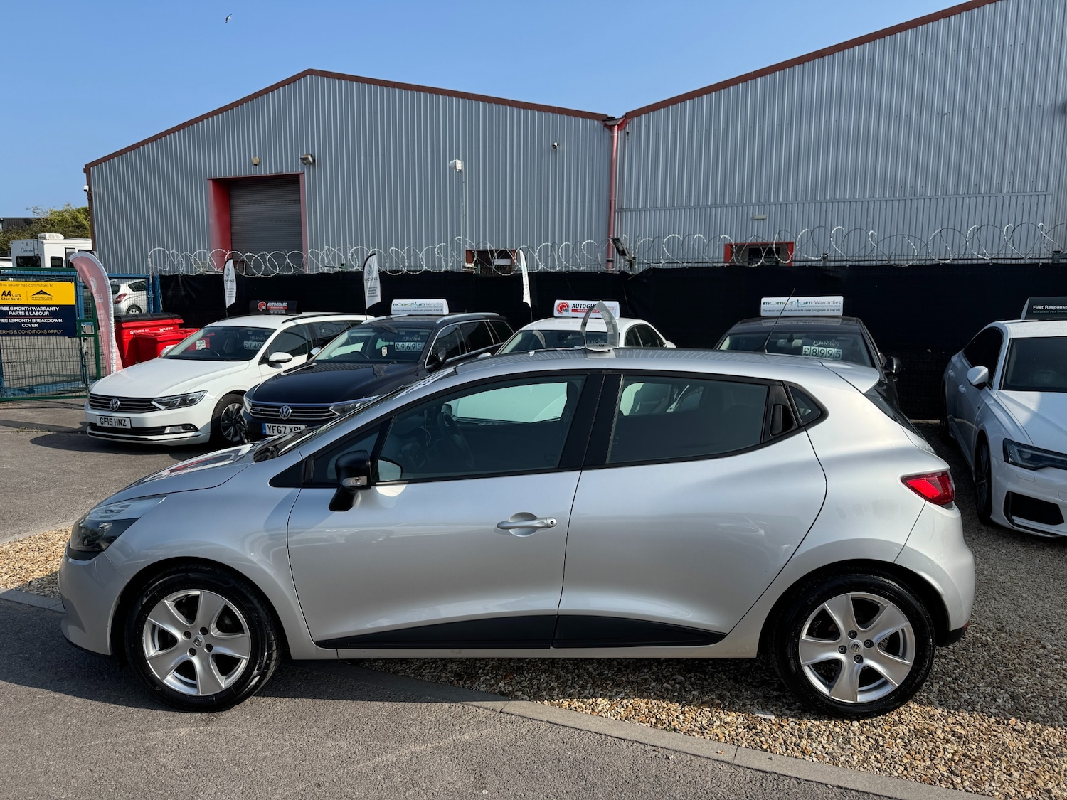 Used Renault Clio 2014 for sale - 76159285: Photo 14