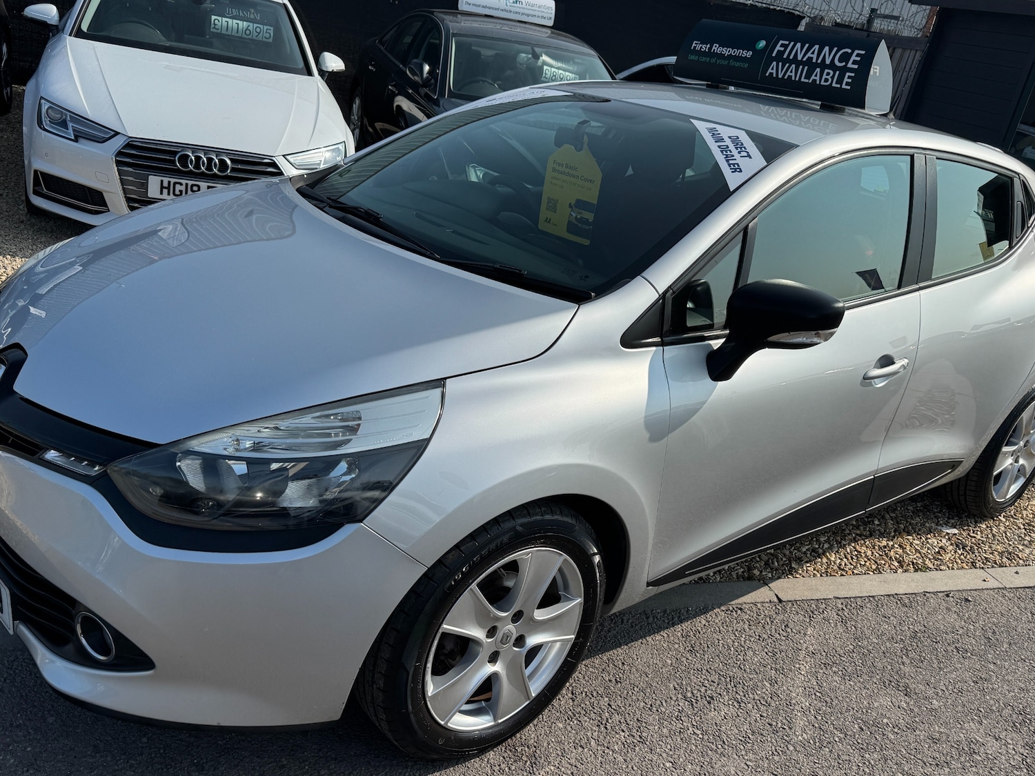 Used Renault Clio 2014 for sale - 76159285: Photo 16
