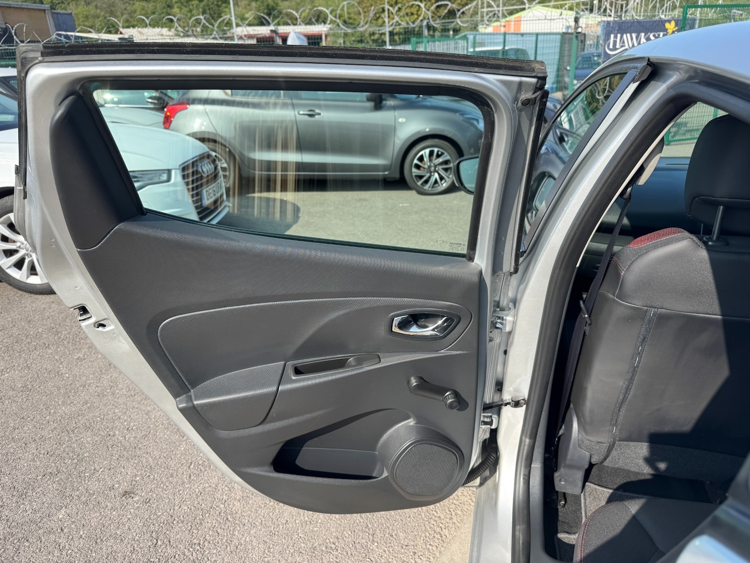 Used Renault Clio 2014 for sale - 76159285: Photo 36