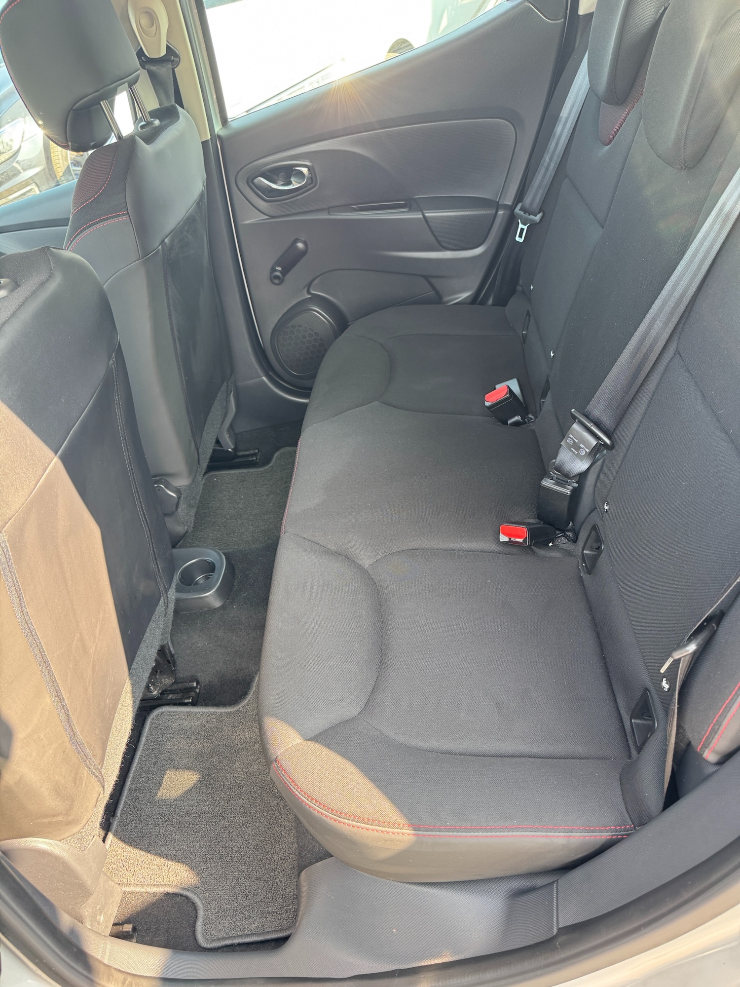 Used Renault Clio 2014 for sale - 76159285: Photo 37