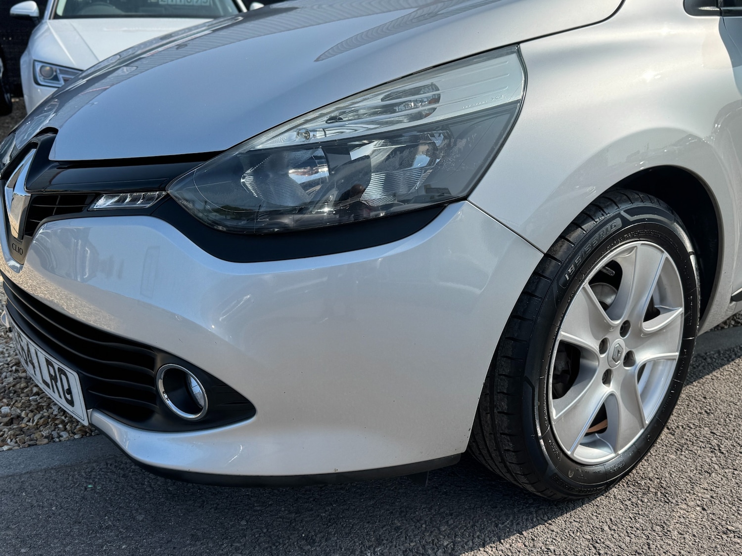 Used Renault Clio 2014 for sale - 76159285: Photo 47