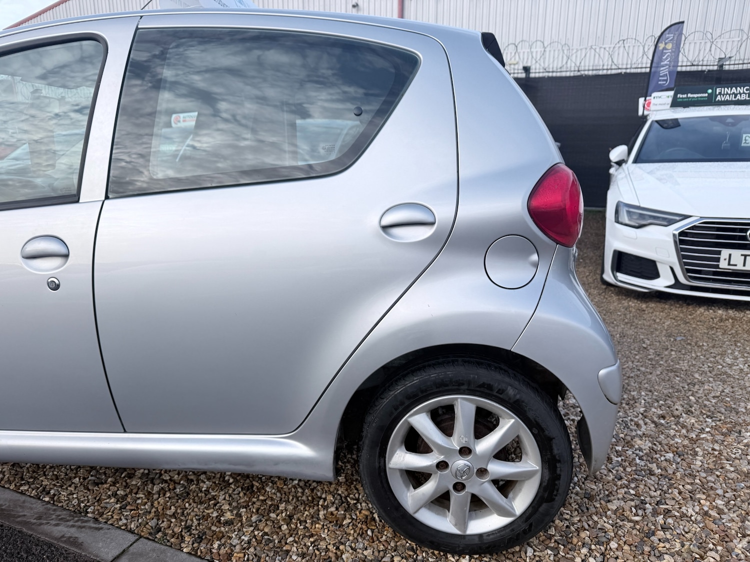 Used Toyota AYGO 2009 for sale - 77404618: Photo 21