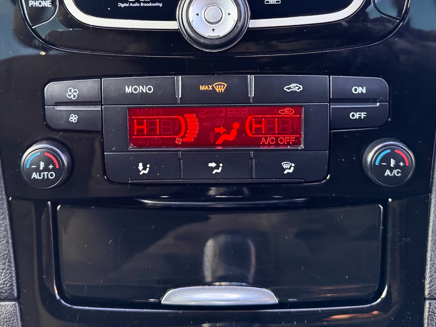 Used Ford S-Max 2015 for sale - 76932254: Photo 34