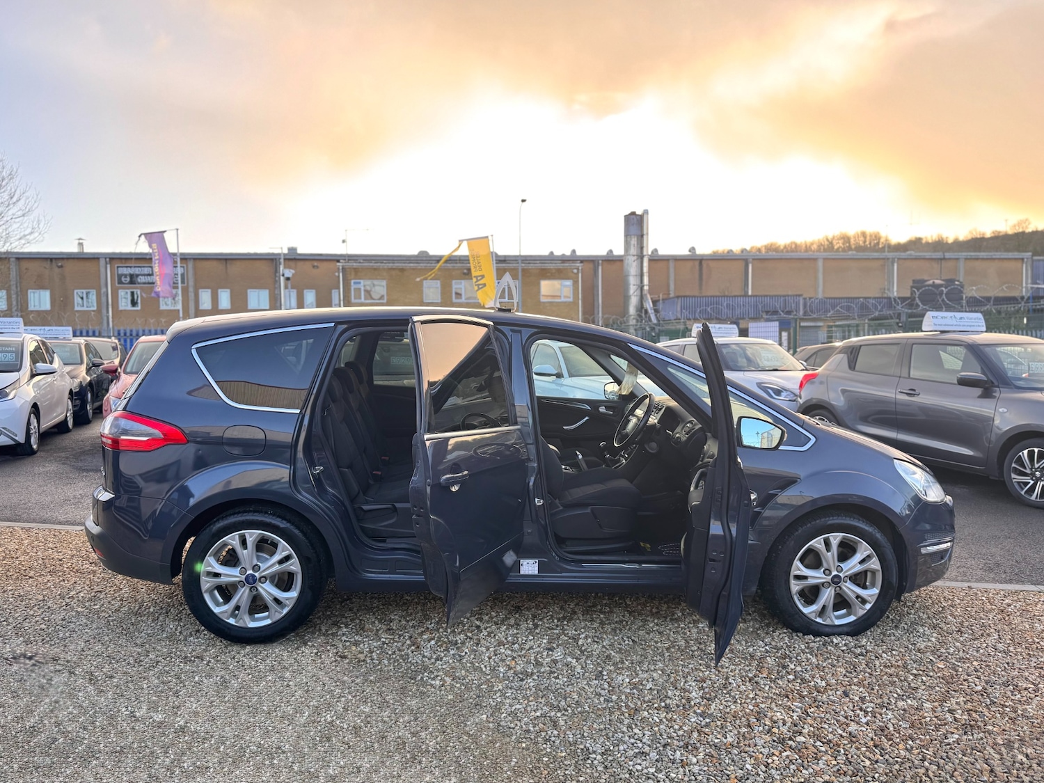 Used Ford S-Max 2015 for sale - 76932254: Photo 46