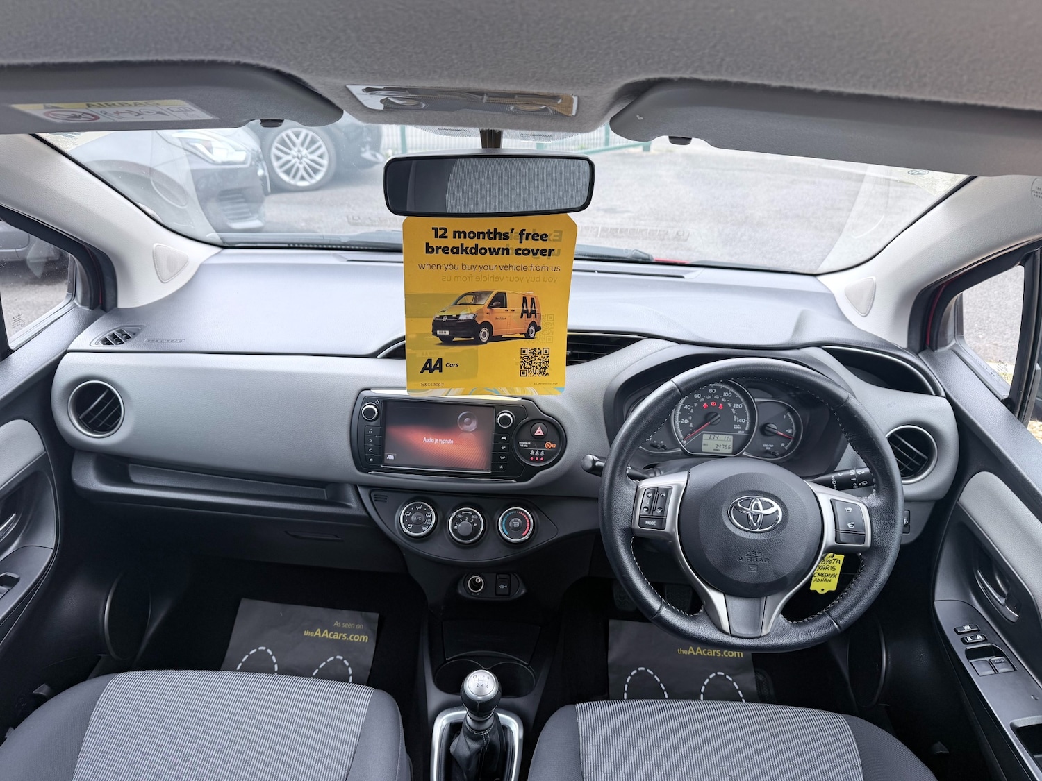 Used Toyota Yaris 2015 for sale - 77675415: Photo 10