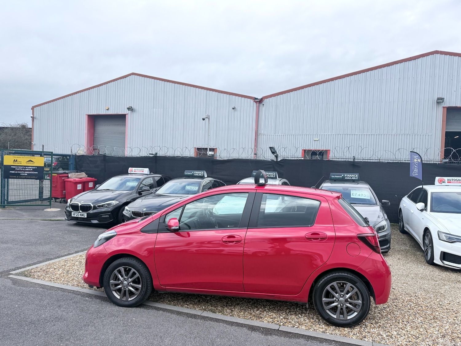 Used Toyota Yaris 2015 for sale - 77675415: Photo 14