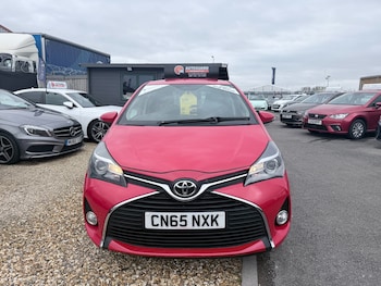 Used Toyota Yaris 2015 for sale - 77675415: Photo