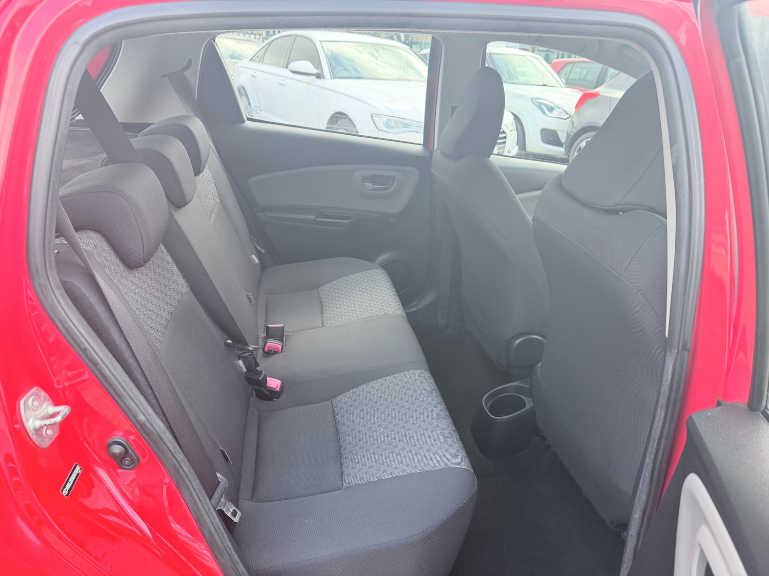 Used Toyota Yaris 2015 for sale - 77675415: Photo 35