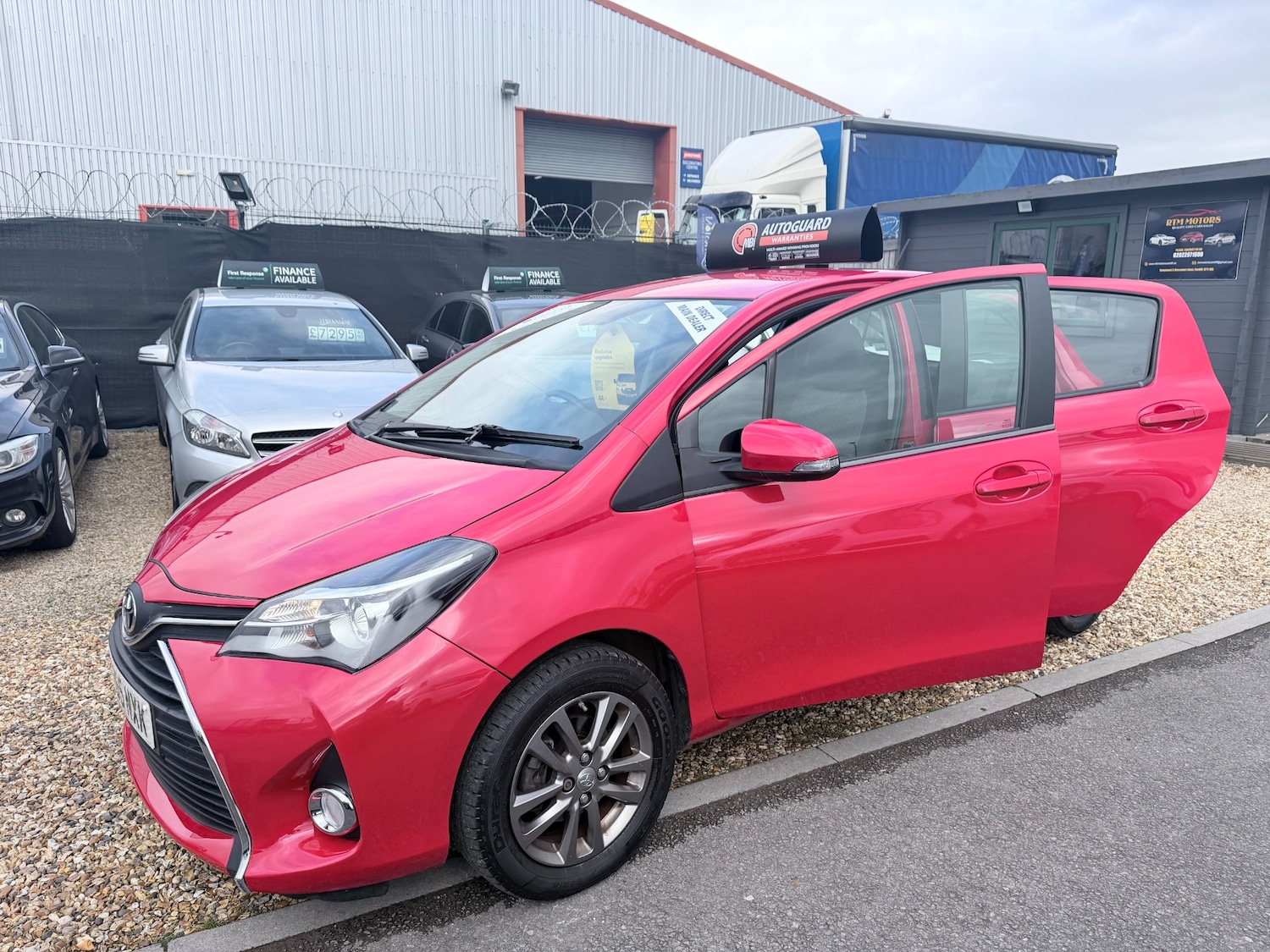 Used Toyota Yaris 2015 for sale - 77675415: Photo 40