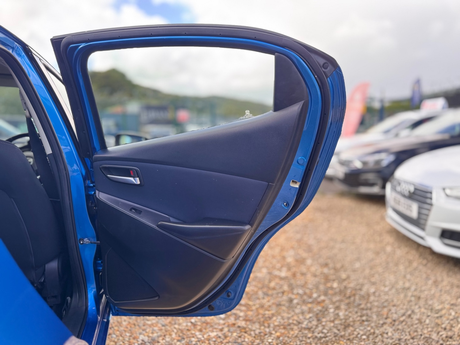 Used Mazda Mazda2 2015 for sale - 77086571: Photo 38