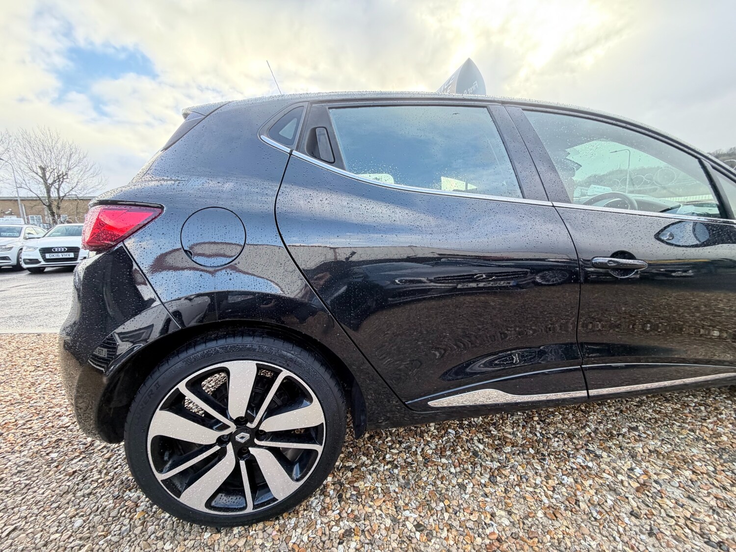 Used Renault Clio 2015 for sale - 77803136: Photo 20