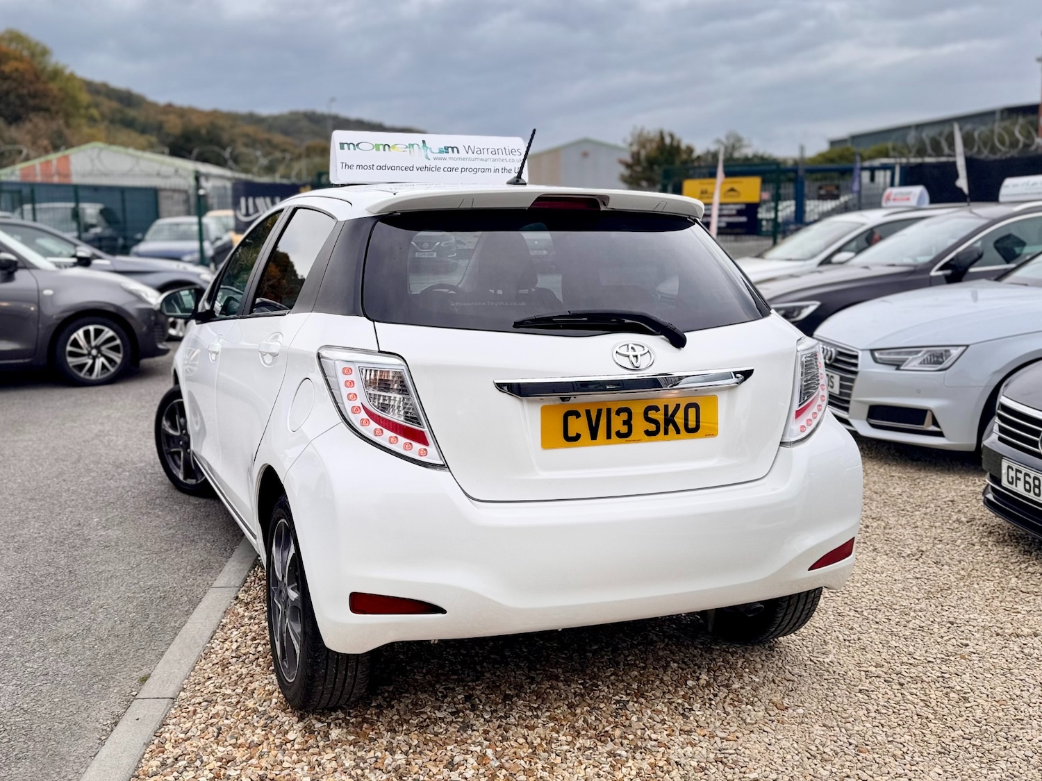 Used Toyota Yaris 2013 for sale - 76450383: Photo 8