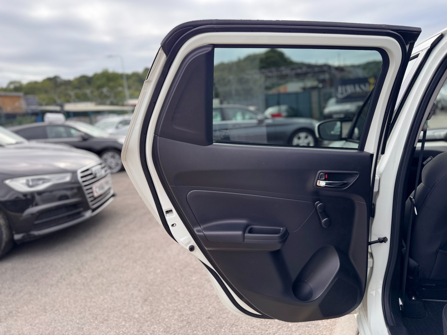 Used Suzuki Swift 2021 for sale - 77051811: Photo 40