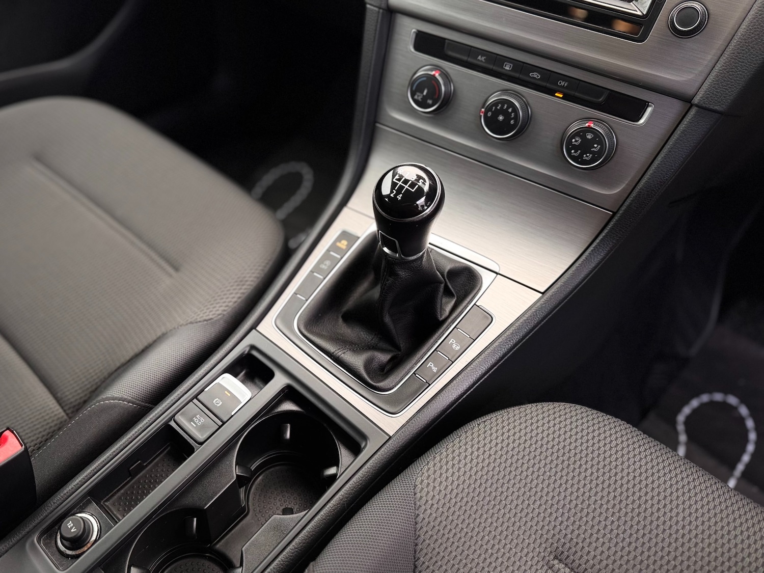 Used Volkswagen Golf 2015 for sale - 76933305: Photo 36