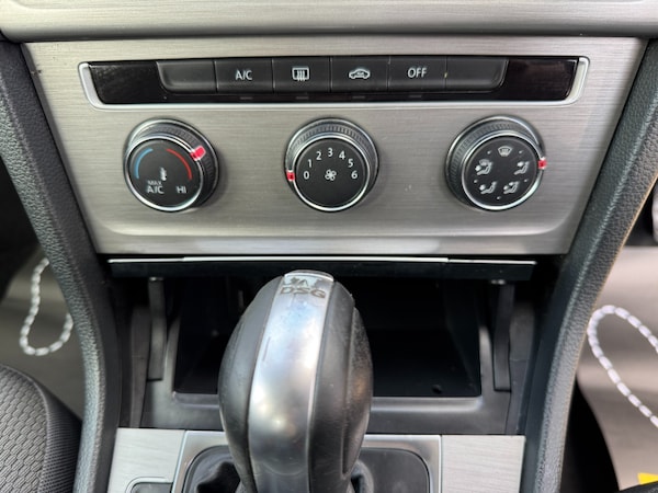 Used Volkswagen Golf 2015 for sale - 76236313: Photo 33