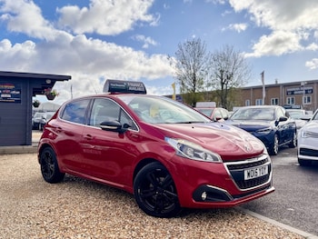 Used Peugeot 208 2015 for sale - 76450617: Photo