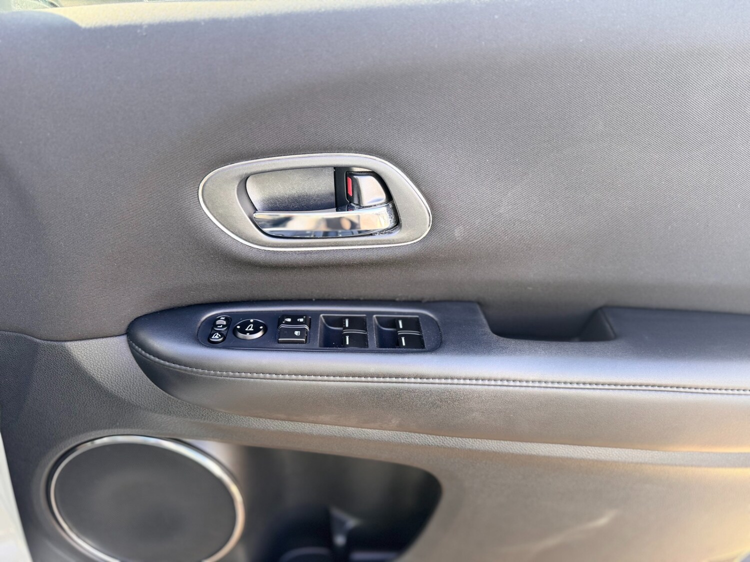 Used Honda HR-V 2017 for sale - 76384747: Photo 26