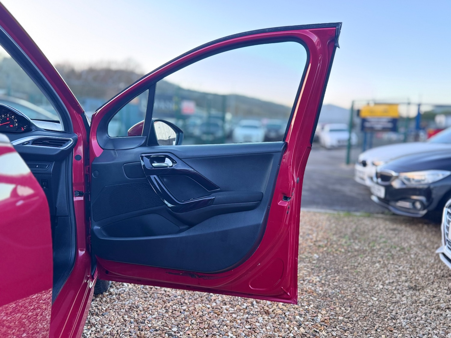 Used Peugeot 208 2013 for sale - 77051635: Photo 25