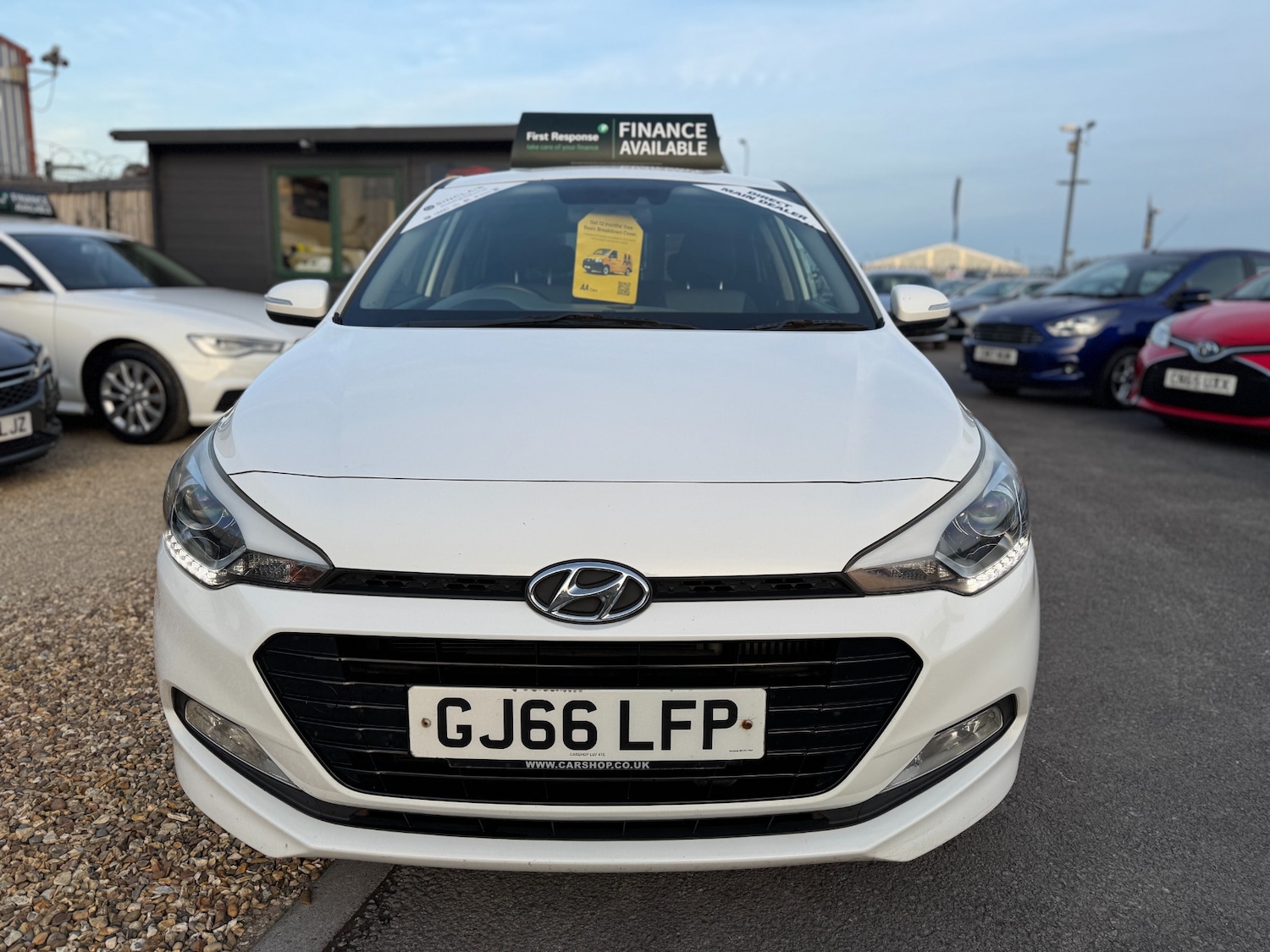 Used Hyundai i20 2016 for sale - 76157443: Photo 2