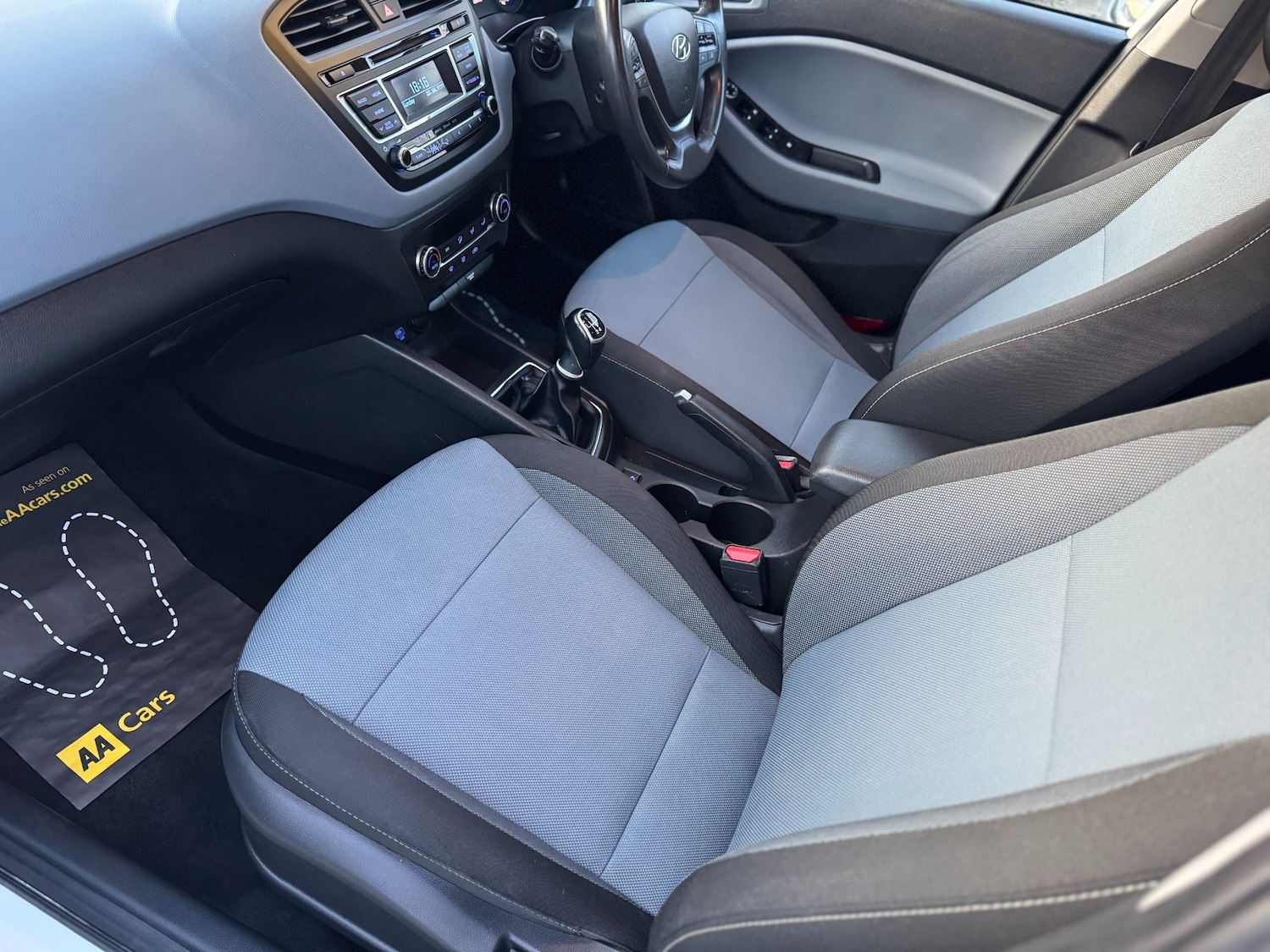 Used Hyundai i20 2016 for sale - 76157443: Photo 40