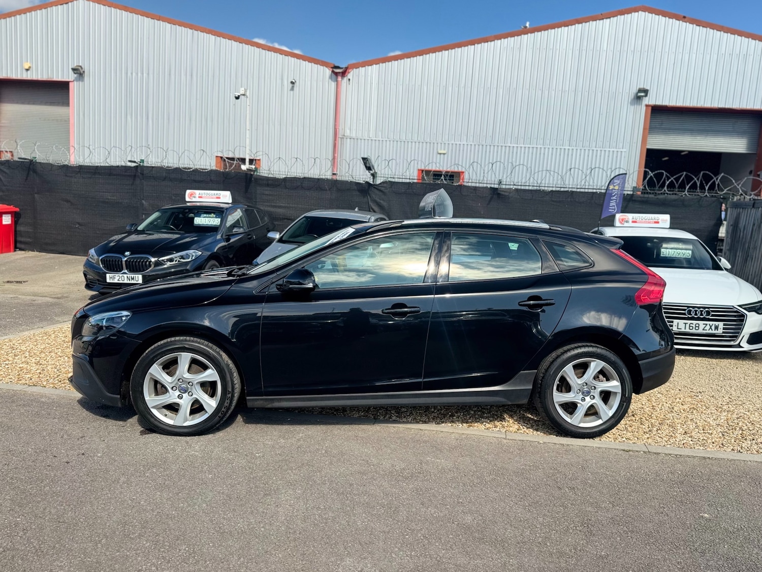 Used Volvo V40 2014 for sale - 78108077: Photo 16