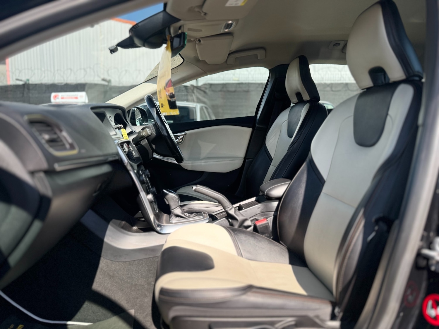 Used Volvo V40 2014 for sale - 78108077: Photo 42