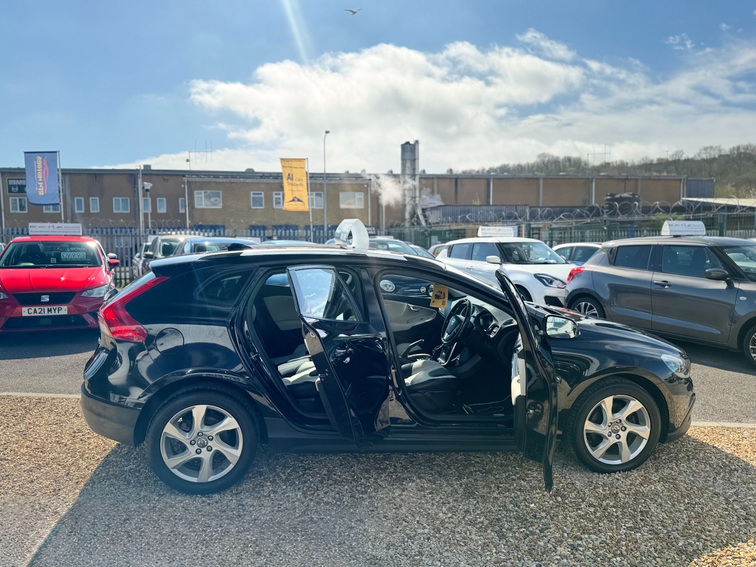 Used Volvo V40 2014 for sale - 78108077: Photo 44